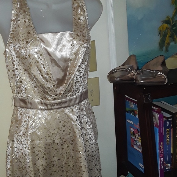 Dress - Picture 3 of 5